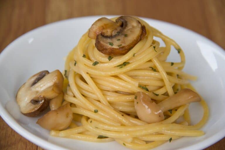 baked spaghetti with mushrooms